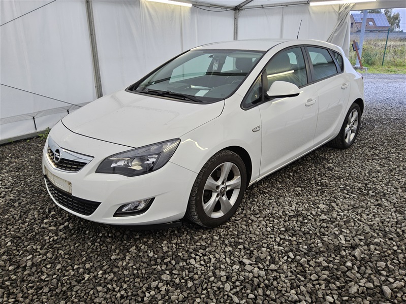 Opel Astra 1.7 CDTi ecoFLEX Cosmo Start&Stop n°177