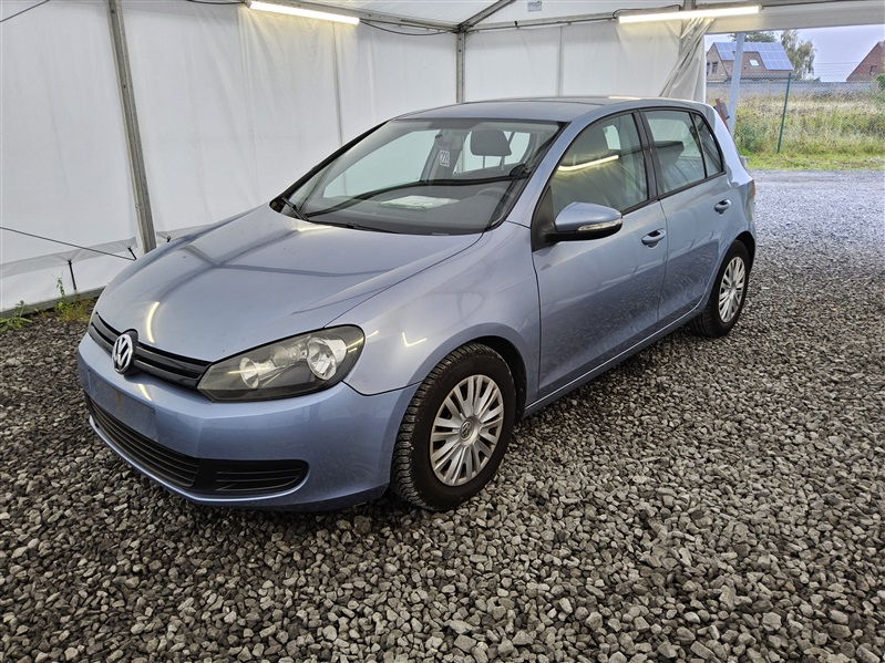 Volkswagen Golf 2.0 CR TDi Trendline DPF 128g n°228