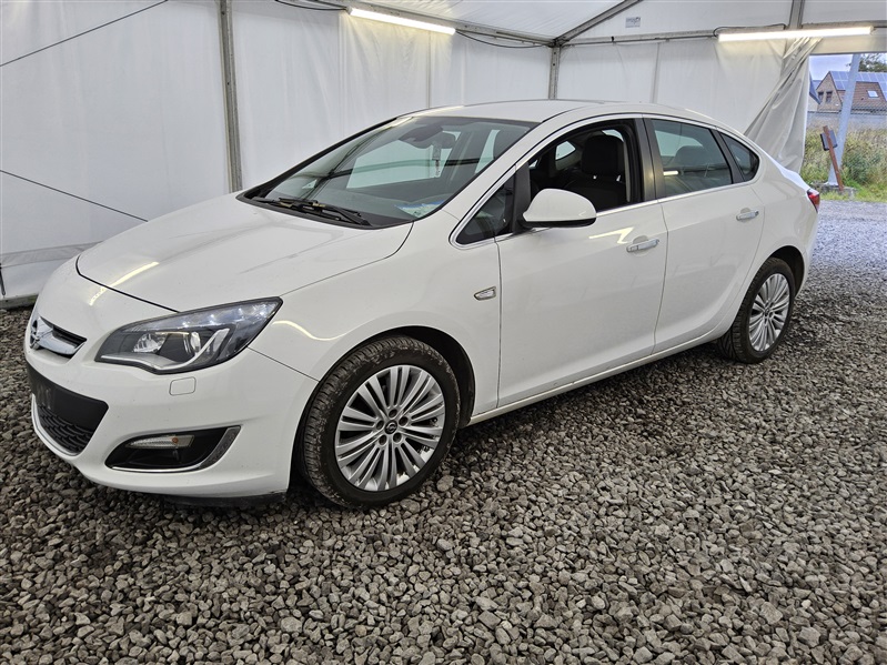 Opel Astra 1.4 Turbo Cosmo n°263