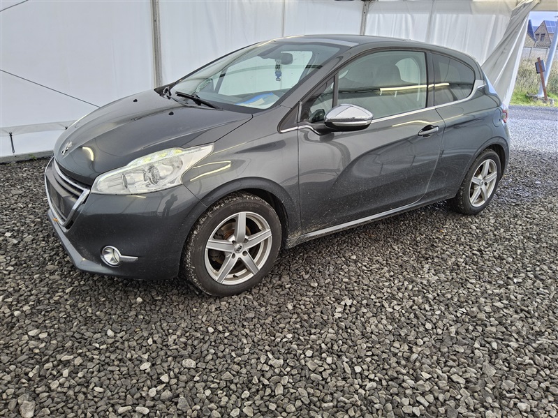 Peugeot 208 1.6 HDi Allure n°68