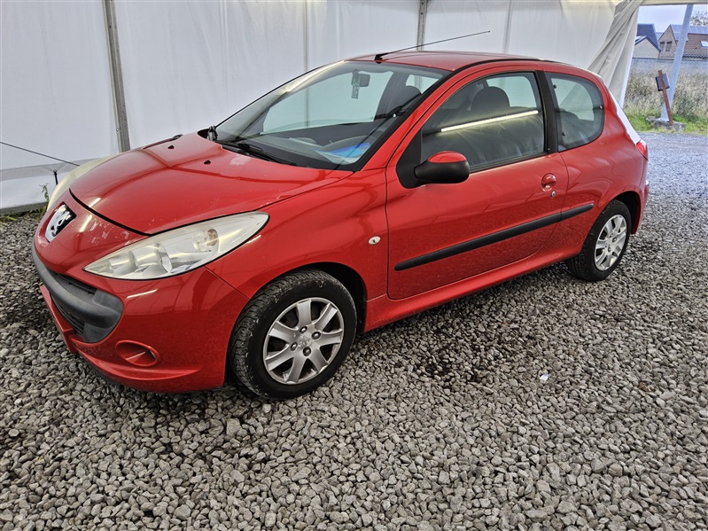 Peugeot 206 + 1.4i Trendy n°175