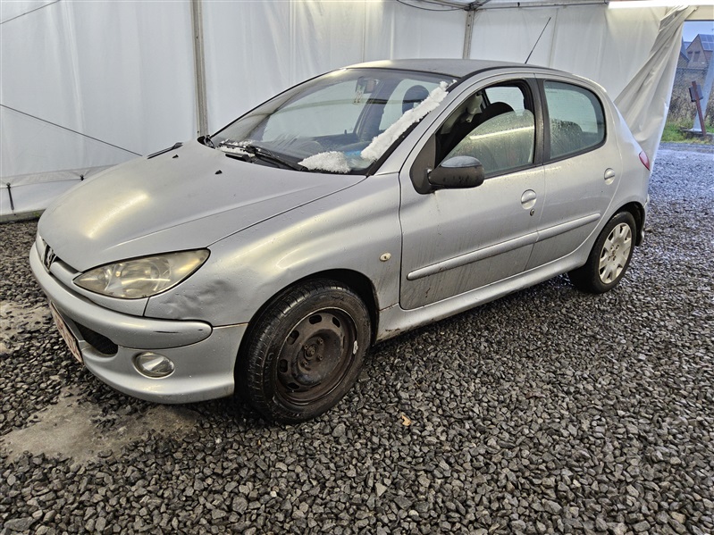 Peugeot 206 1.6i 16v Pack-Line N°212