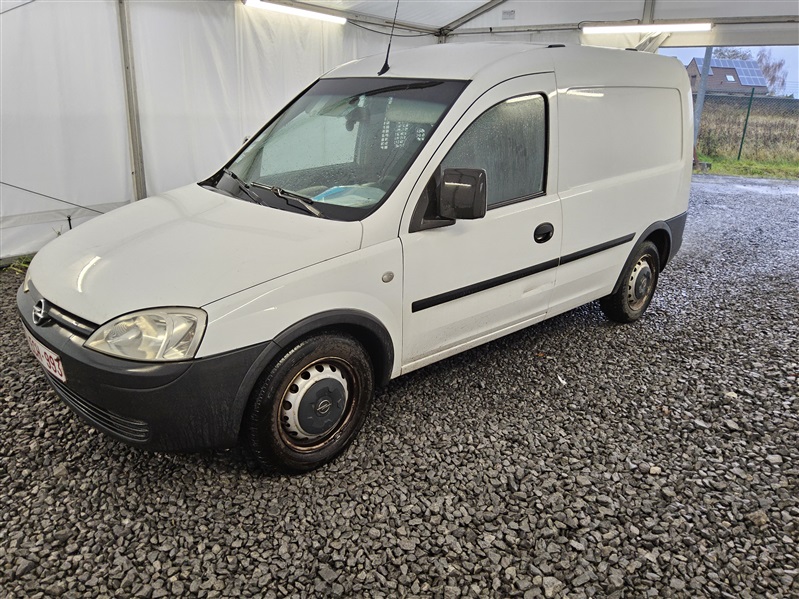 Opel Combo 1.3 CDTi Essentia N°208