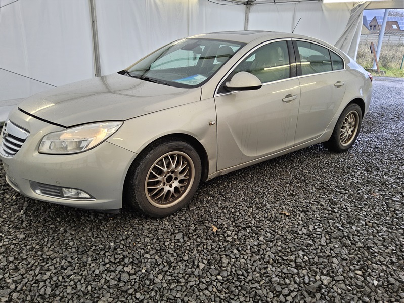 Opel Insignia 1.8i Edition N°230