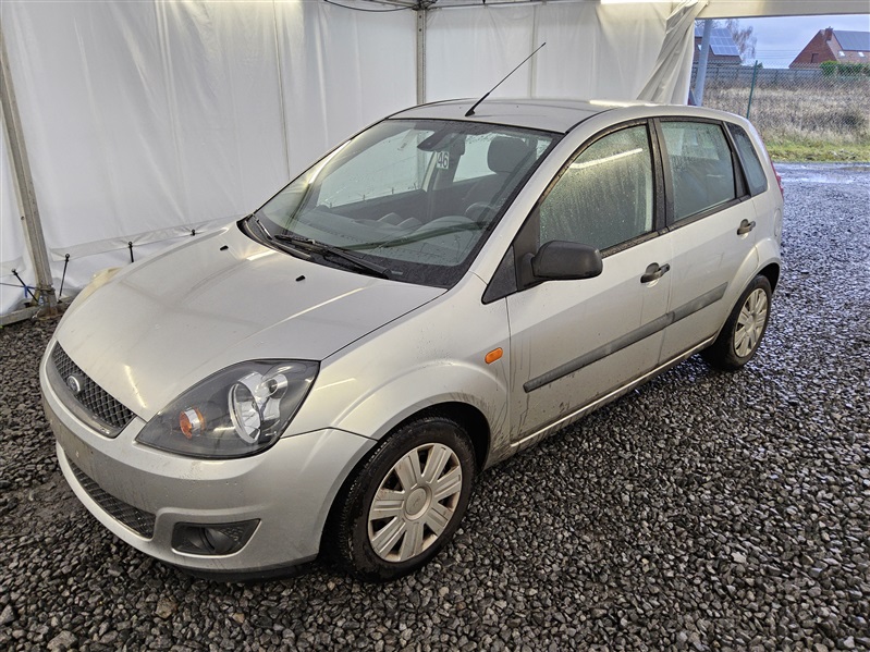 Ford Fiesta 1.6 Turbo TDCi 16v Ghia n°46