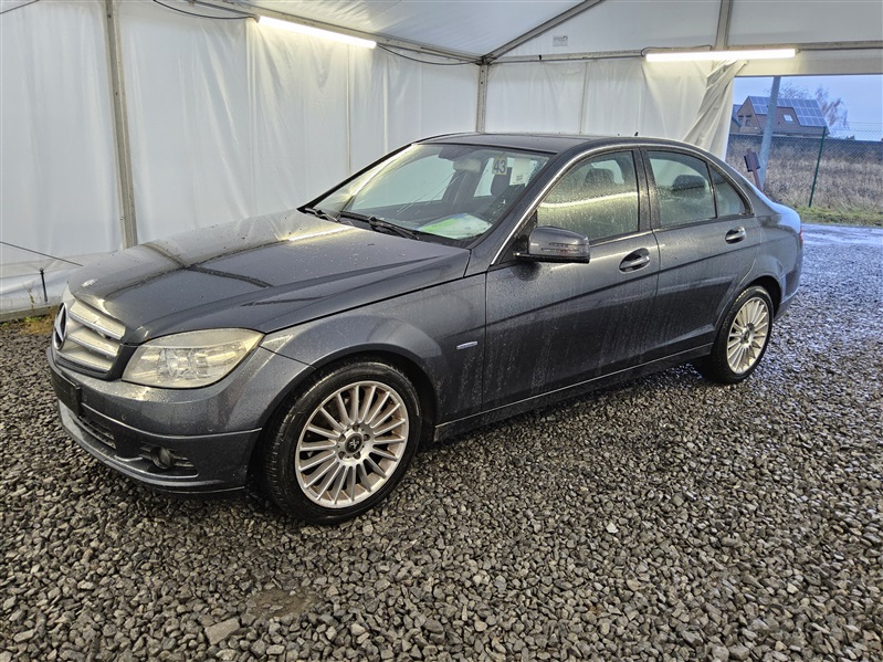 Mercedes-Benz C 200 CDI BlueEFFICIENCY N°43