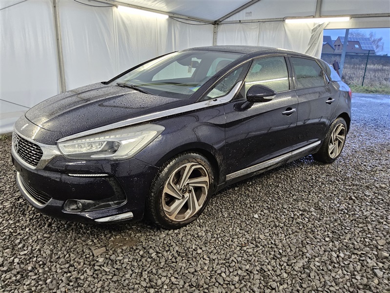 DS Automobiles DS 5 2.0 HDi So Chic N°01