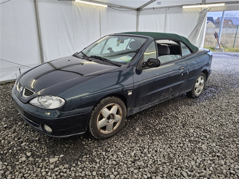 Renault Megane CC 1.6i Dynamique N°104
