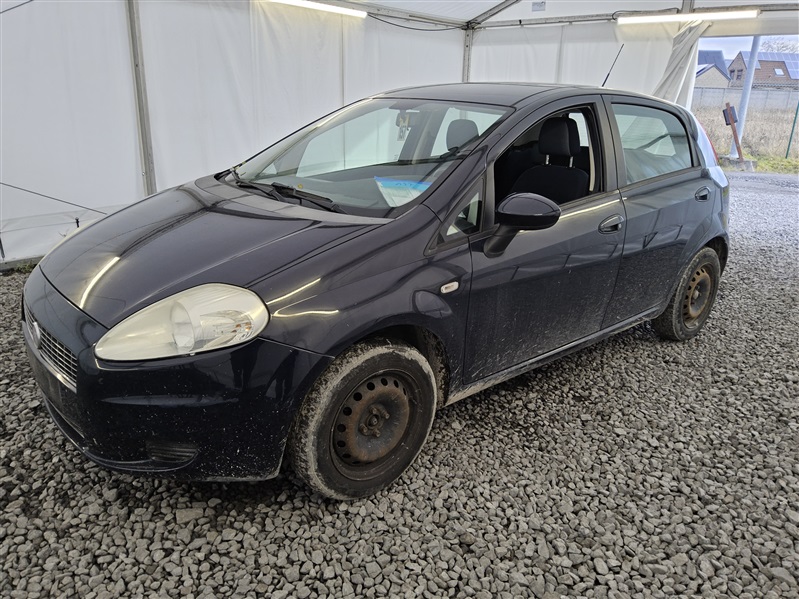 Fiat Punto 1.2i 8v N°157