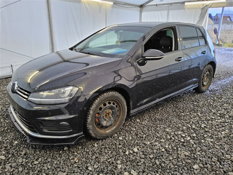 Volkswagen Golf 1.6 CR TDi R-LineN°278