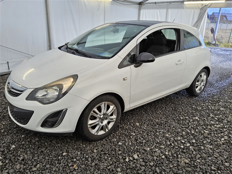 Opel Corsa 1.2i Black Edition N°271