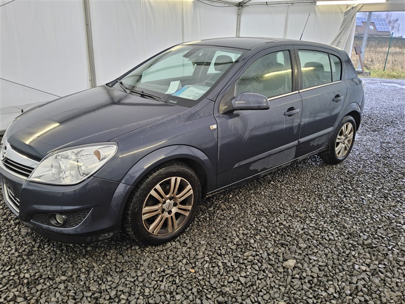 Opel Astra 1.7 CDTi ECOTEC Cosmo DPF N°171