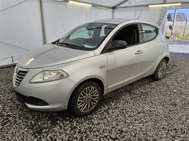 Lancia Ypsilon 1.2i Fire Evo II Black & Red N°255