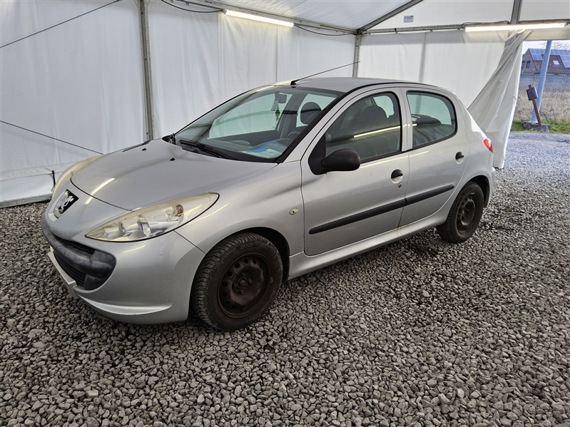 Peugeot 206 + 1.1i Urban N°180