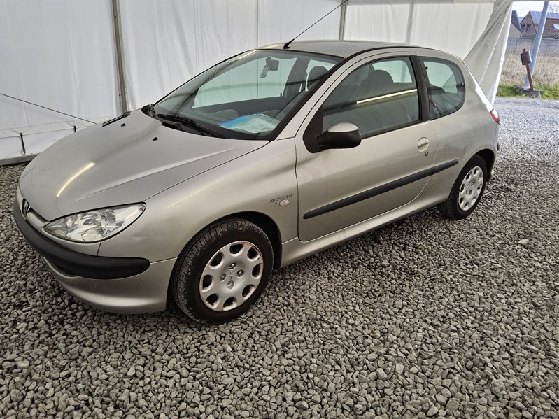 Peugeot 206 1.1i X-Design N°122