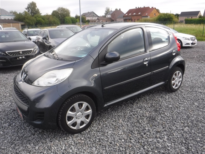 Peugeot 107 1.0i Trendy n°106