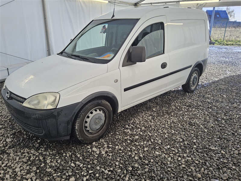 Opel Combo 1.4i XEP Essentia CU+/VNL N°24