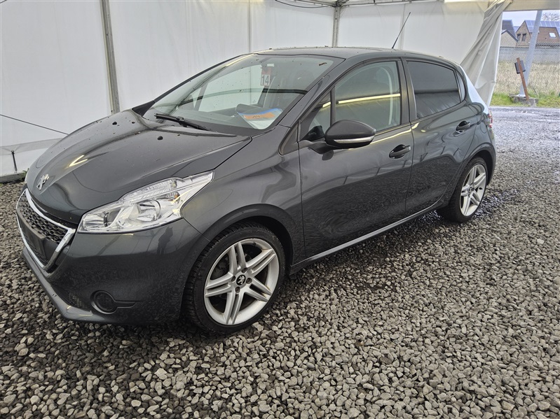 Peugeot 208 1.2i Allure N°14