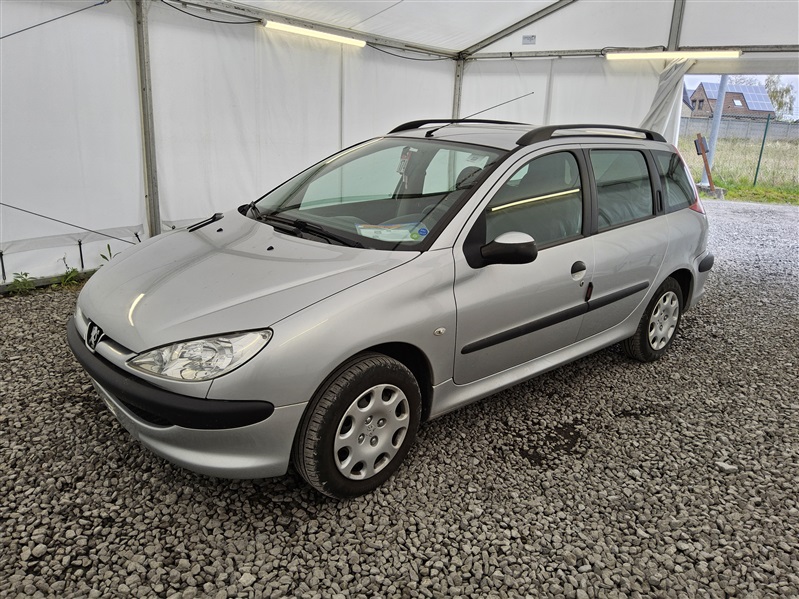 Peugeot 206 1.4i Urban N°174