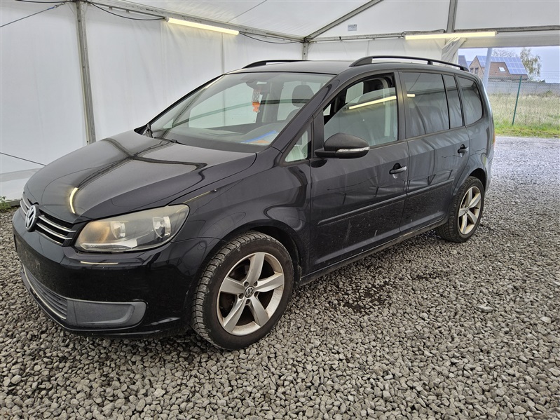 Volkswagen Touran 1.6 CR TDi Trendline N°182