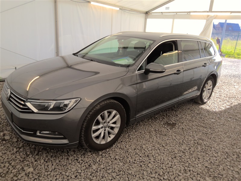 Volkswagen Passat 1.6 CR TDi Comfortline N°263