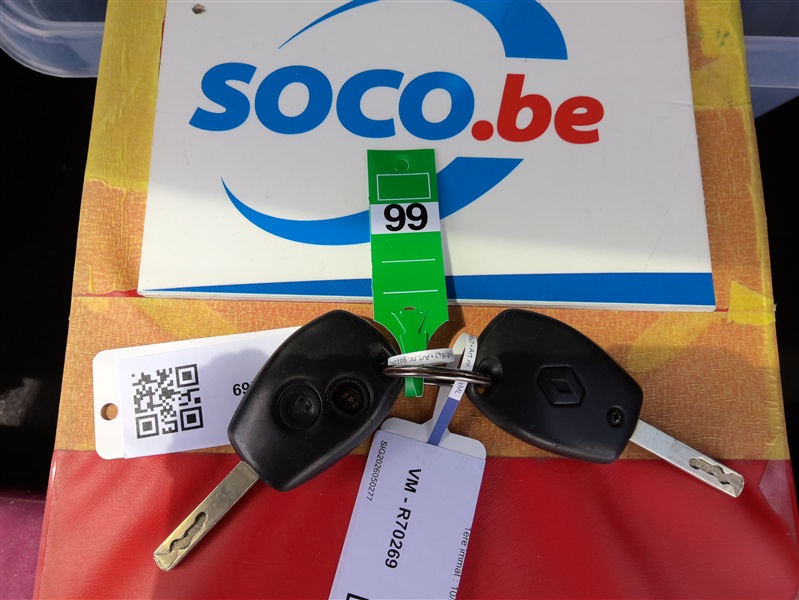 Renault Clio 1.2i Authentique N°99