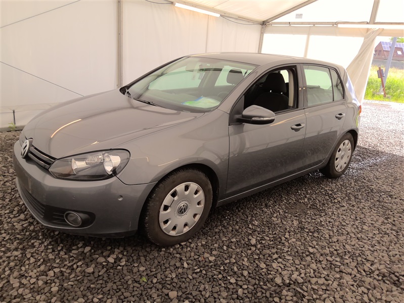 Volkswagen Golf 1.6 CR TDi Trendline DPF N°210