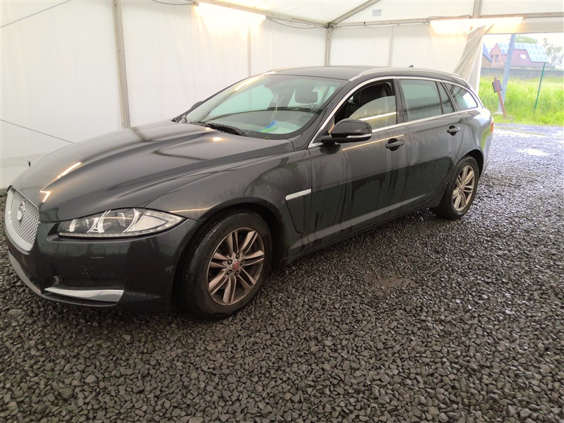 Jaguar XF SW 2.2 D N°03
