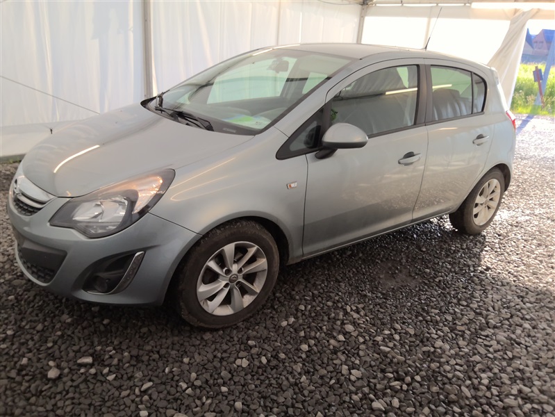 Opel Corsa 1.2i COSMO N°43