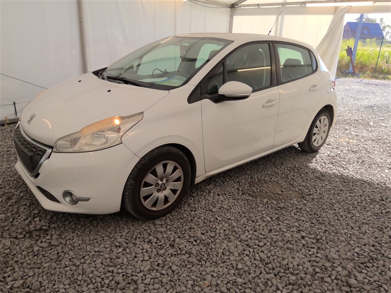 Peugeot 208 1.4 HDi Access N°03