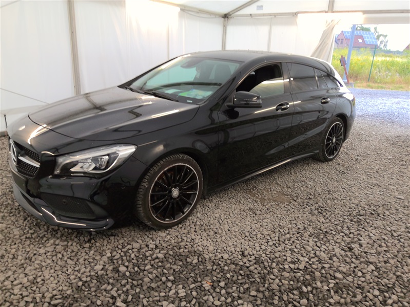Mercedes-Benz CLA 180 //Pack amg/Camera N°23