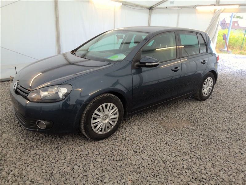 Volkswagen Golf 1.6 CR TDi BlueMotion DPF N°77