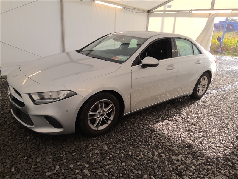 Mercedes-Benz A 180 A 180 d AUTOM. Business NAVI / S-CUIR / CLIM N°180