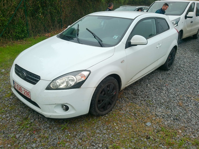 Kia Ceed / cee'd 1.6 Turbo CRDi VGT iBlack/iWhite n°227