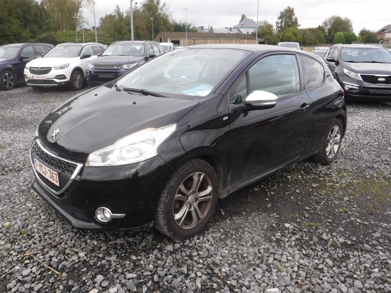 Peugeot 208 1.4 HDi Style n°20