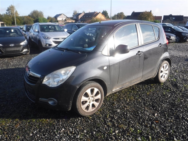 Opel Agila n°144